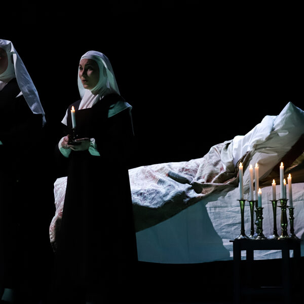 Wilhelma Theater Stuttgart, Poulenc: Dialogues des Carmélites; Soeur Constance.    📷 Oliv