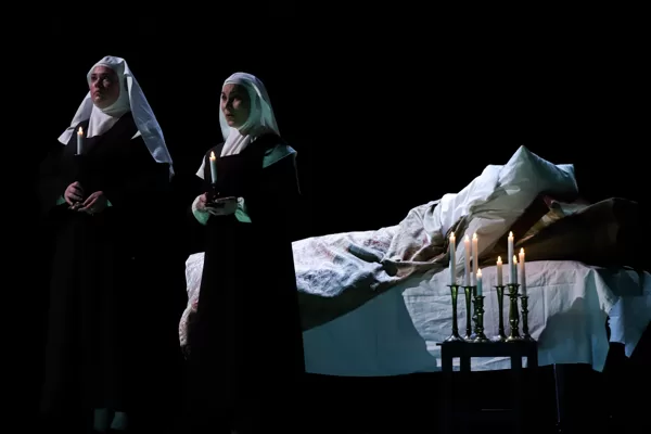 Wilhelma Theater Stuttgart, Poulenc: Dialogues des Carmélites; Soeur Constance.    📷 Oliv
